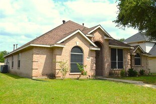 3402 Ashleaf Dr in Carrollton, TX - Building Photo