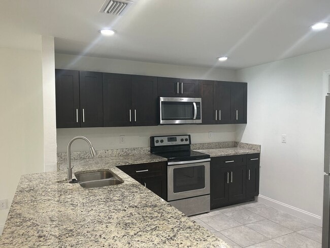 8501-8503 Agate St in Port Charlotte, FL - Building Photo - Building Photo