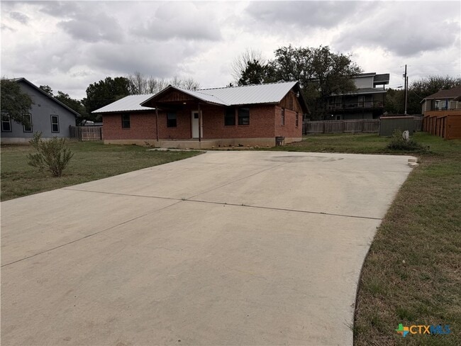 1616 Lonesome in Canyon Lake, TX - Building Photo - Building Photo