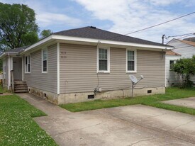 4618-4620 Coronet Ave in Virginia Beach, VA - Building Photo