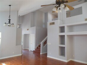 878 E Scarlet Haze Ave in Las Vegas, NV - Building Photo - Building Photo