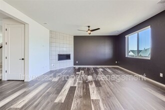 8051 Ralston Creek Ave in Littleton, CO - Foto de edificio - Building Photo
