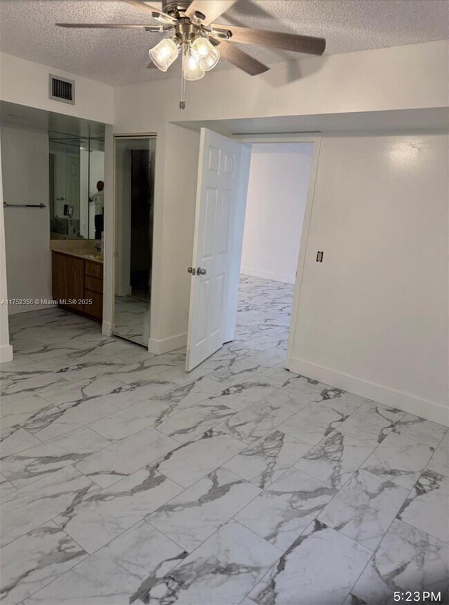 3526 Whitehall Dr in West Palm Beach, FL - Building Photo - Building Photo