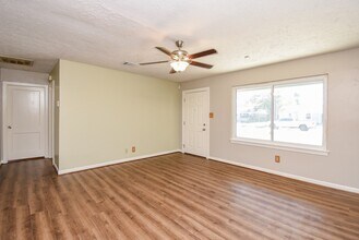 7418 Jalna St in Houston, TX - Building Photo - Building Photo