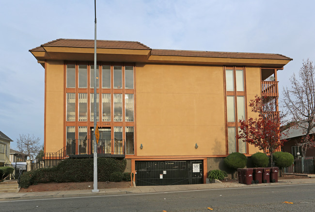 D Street Apartments in Hayward, CA - Building Photo - Building Photo