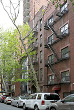 260 E 78th St in New York, NY - Building Photo - Primary Photo