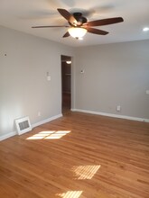 2457 Shannon Ave in Jennings, MO - Foto de edificio - Building Photo