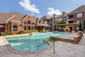 Terra at Piney Point Apartments in Houston, TX - Building Photo - Building Photo