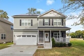 1823 Shell Rd in Hampton, VA - Foto de edificio - Building Photo