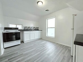 3312 E Mishawaka Ave in South Bend, IN - Building Photo - Building Photo