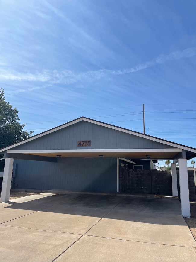 4715 E Caballero St, Unit 1 in Mesa, AZ - Foto de edificio - Building Photo