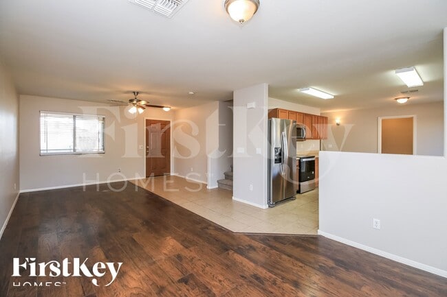 1858 E Omega Dr in San Tan Valley, AZ - Foto de edificio - Building Photo