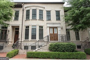 1059 E Paces Ln in Atlanta, GA - Building Photo