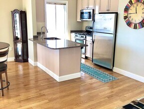 1522 VFW Pkwy, Unit 504 in Boston, MA - Building Photo - Building Photo