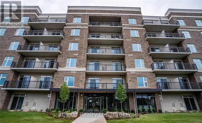 610 Farmstead Dr in Milton, ON - Building Photo - Building Photo