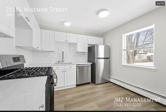 25184 Wiseman St in Roseville, MI - Building Photo - Building Photo