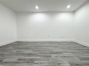 201 Winchester Ct in Austin, TX - Building Photo - Building Photo