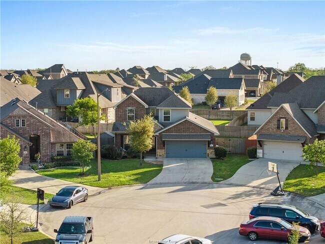 property at 2621 Hailes Ct