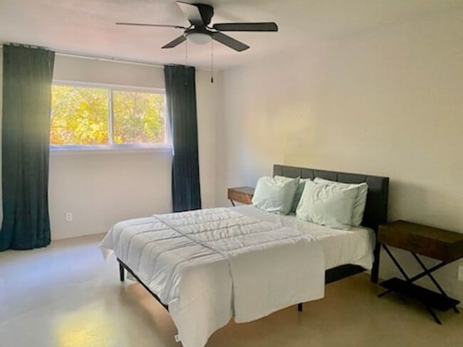 2113 Courtney St in Austin, TX - Building Photo - Building Photo