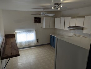 1717 SE Clatsop St in Portland, OR - Building Photo - Building Photo