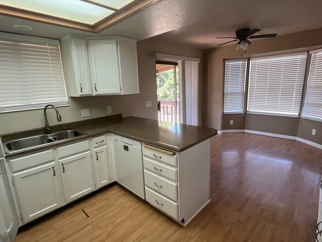 5346 Saguaro Dr in West Jordan, UT - Building Photo - Building Photo