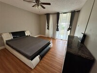 1100 Saint Charles Pl, Unit 6 in Pembroke Pines, FL - Building Photo - Building Photo