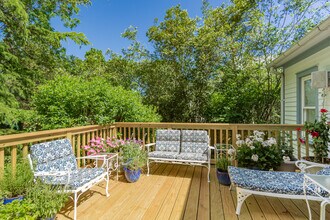 360 Main St in Sag Harbor, NY - Building Photo - Building Photo