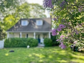 63 Kings Hwy N in Westport, CT - Foto de edificio - Building Photo