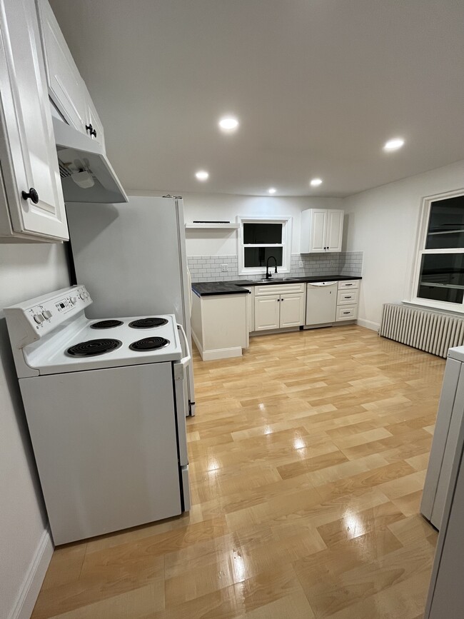 266 Malletts Bay Ave Rentals in Winooski, VT