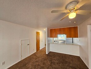 247 25th St NE in Salem, OR - Building Photo - Building Photo