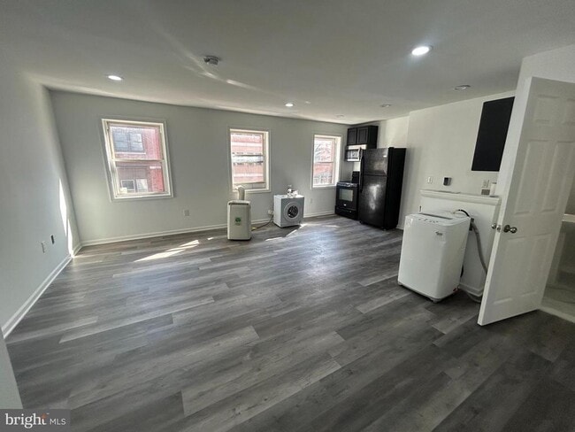 property at 717 Sansom St