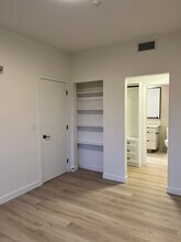 623 Kemsley Av in Coquitlam, BC - Building Photo - Building Photo