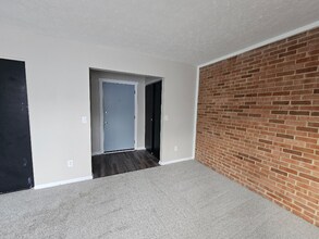 1400 Yale Ave NW in Canton, OH - Building Photo - Building Photo