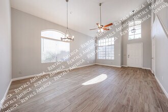 6784 W Louise Dr in Glendale, AZ - Building Photo - Building Photo