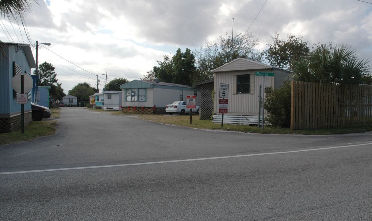 821 Peachtree St in Cocoa, FL - Building Photo