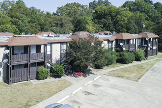 Ridgewood Apartments in Texarkana, TX - Building Photo - Primary Photo