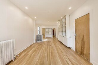 2312 N Kedvale Ave in Chicago, IL - Building Photo - Building Photo
