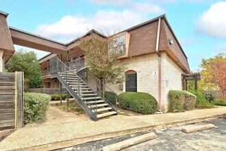7801 Shoal Creek Blvd, Unit 140 in Austin, TX - Building Photo - Building Photo