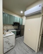 10116 San Miguel Ave, Unit A in South Gate, CA - Foto de edificio - Building Photo