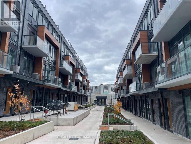 71 Curlew Dr in Toronto, ON - Building Photo - Building Photo