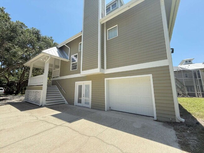 7808 Bay Dr in Tampa, FL - Building Photo - Building Photo