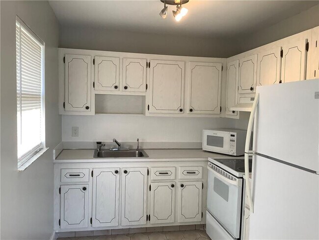 189 Saxony D in Delray Beach, FL - Building Photo - Building Photo