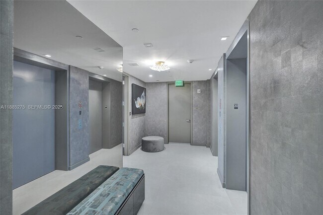 18975 Collins Ave in Sunny Isles Beach, FL - Building Photo - Building Photo