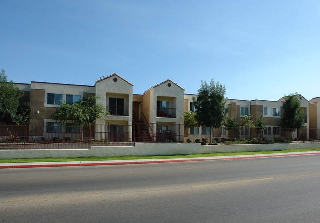 Quail Ridge Apartments in Parlier, CA - Building Photo - Building Photo