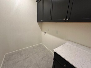 6251 Bucking Horse Dr in Sparks, NV - Building Photo - Building Photo