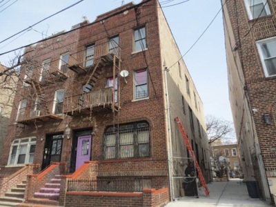 749 Pennsylvania Ave in Brooklyn, NY - Foto de edificio