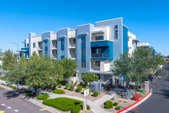 View 32 in Phoenix, AZ - Building Photo - Building Photo