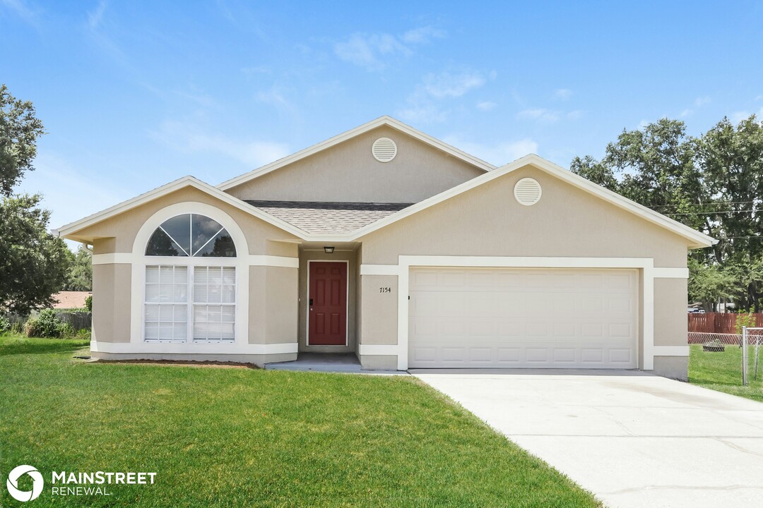 7154 Pebble Pass Loop in Lakeland, FL - Building Photo