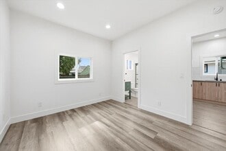 156 S Pecan St in Los Angeles, CA - Foto de edificio - Building Photo