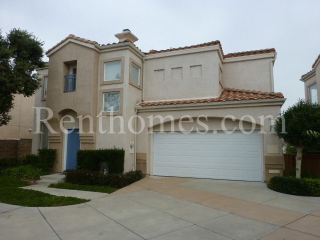 11121 Caminito Arcada in San Diego, CA - Building Photo